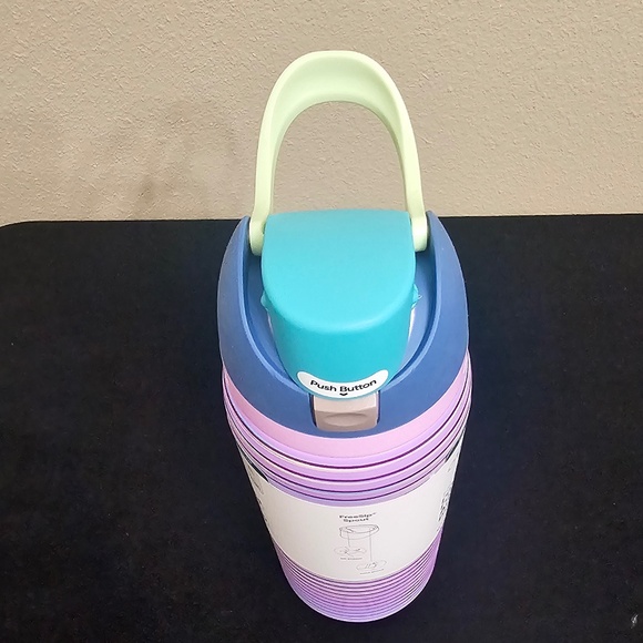 Owala 32 oz. FreeSip Stainless Steel Water Bottle - Technicolor Dicks Exclusive - Picture 6 of 7